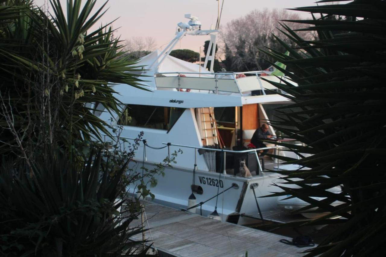 Boat And Breakfast Fiumicino - Roma Hotel Ostia Antica Luaran gambar