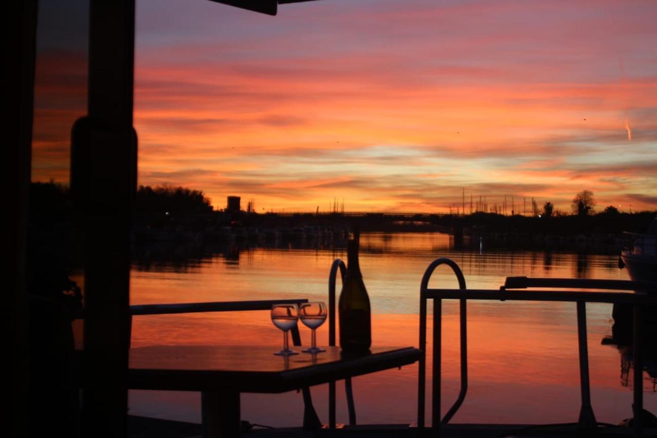 Boat And Breakfast Fiumicino - Roma Hotel Ostia Antica Luaran gambar