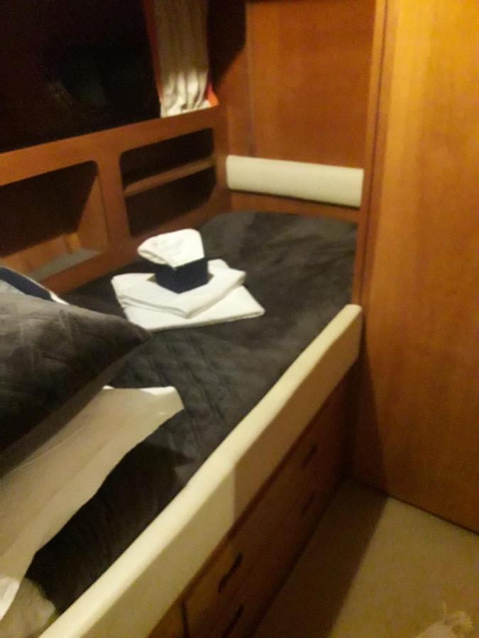 Boat And Breakfast Fiumicino - Roma Hotel Ostia Antica Luaran gambar