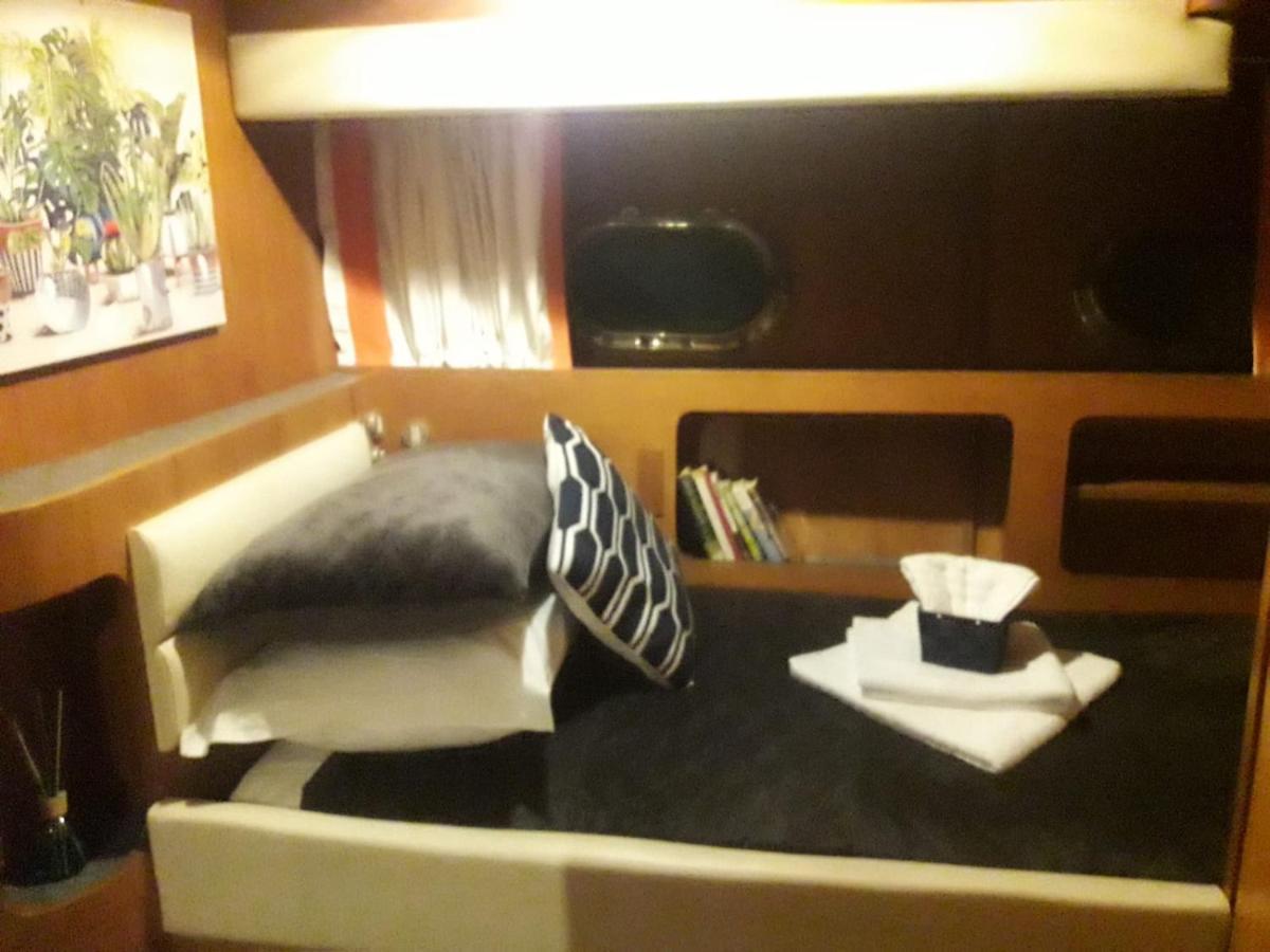Boat And Breakfast Fiumicino - Roma Hotel Ostia Antica Luaran gambar