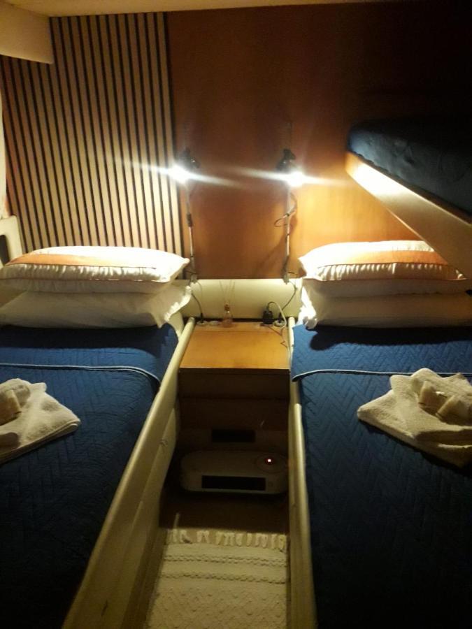 Boat And Breakfast Fiumicino - Roma Hotel Ostia Antica Luaran gambar